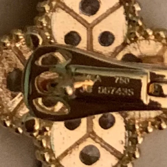 18 K gold sparkly crystal four leaf lucky clover stud earrings - Picture 7 of 12